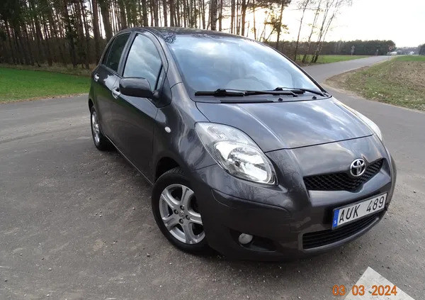 toyota Toyota Yaris cena 21900 przebieg: 132000, rok produkcji 2010 z Dębno